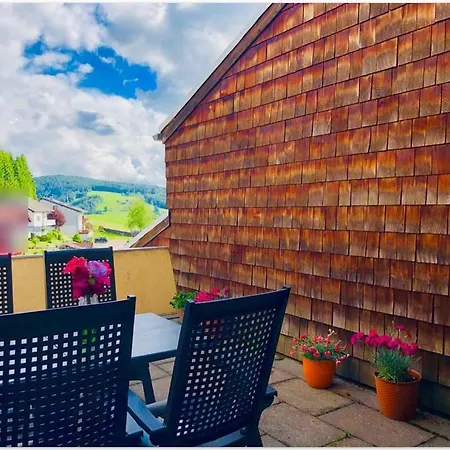 Lägenhet 48qm Ferienwohnung Mit Grosser Terrasse Im Schwarzwald Neukirch (Black Forest)